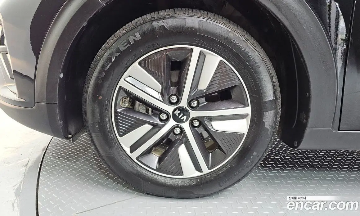 Kia Niro 2019 1.6 автомат (гидро), фото 5