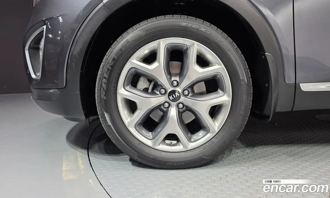 Kia Sorento 2015 2.0 автомат (гидро), фото 5 Kia Sorento 2015 2.0 автомат (гидро), фото 5