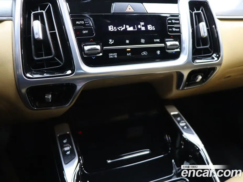 Kia Sorento 2023 1.6 автомат (гидро), фото 17 Kia Sorento 2023 1.6 автомат (гидро), фото 17