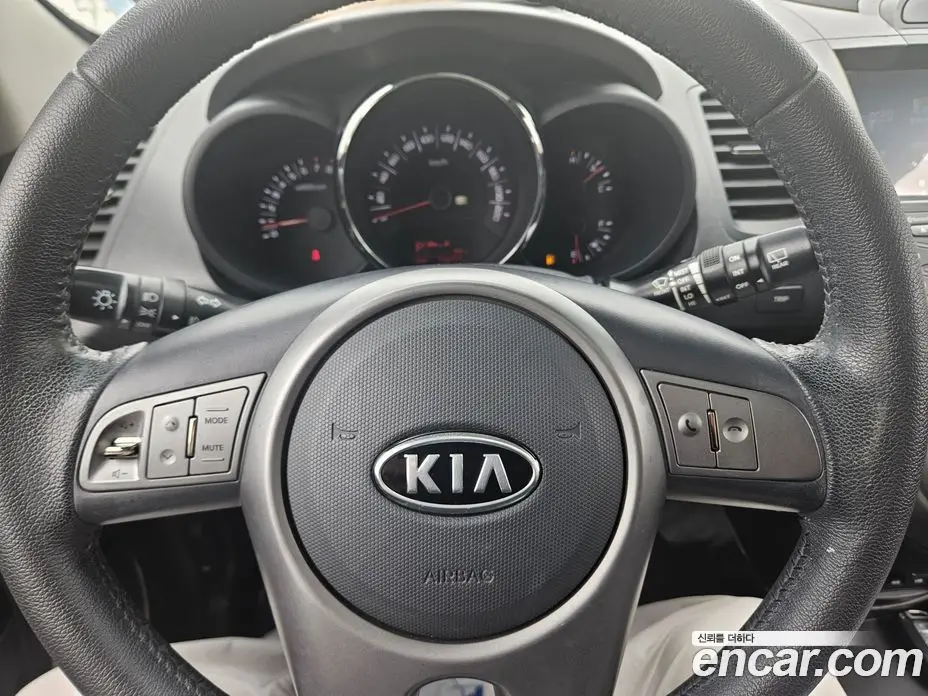 Kia Soul 2010 1.6 автомат (гидро), фото 16