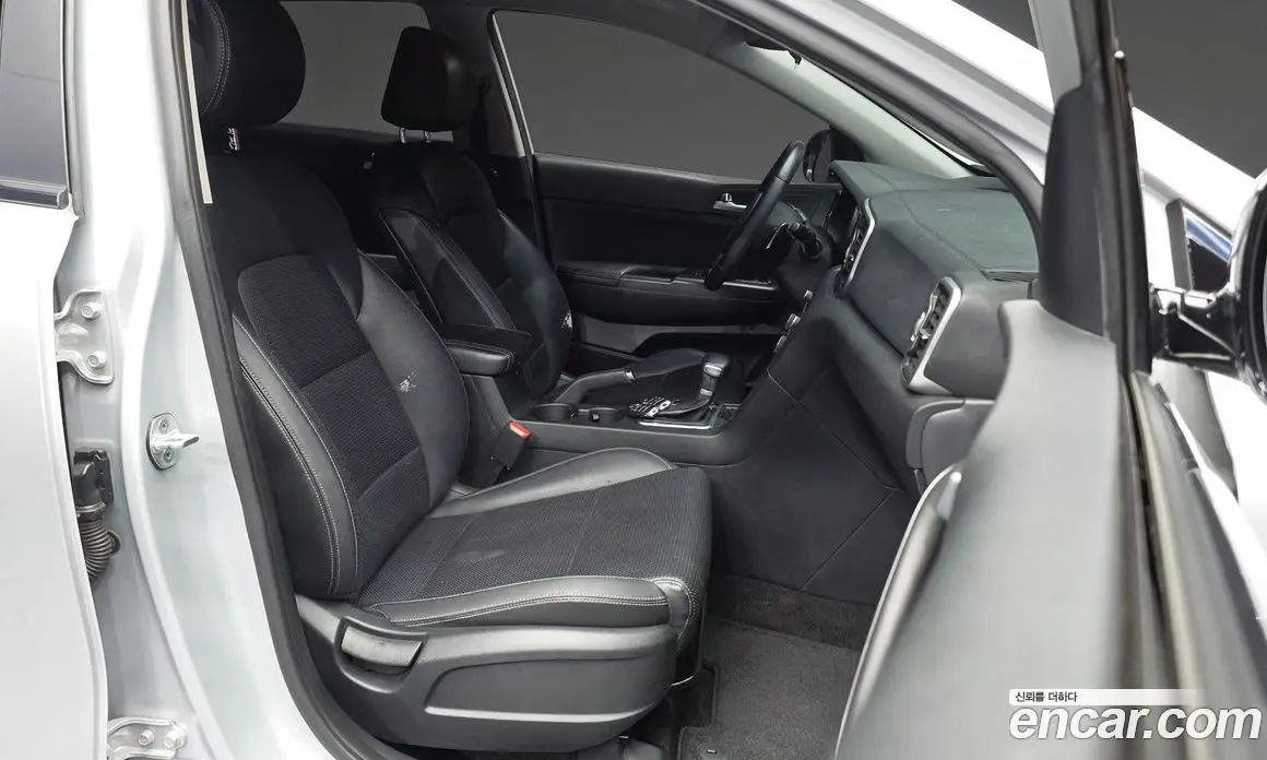 Kia Sportage 2016 1.7 автомат (гидро), фото 11