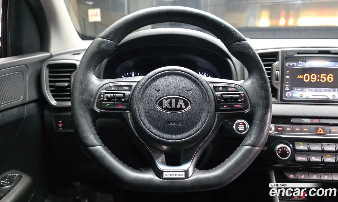 Kia Sportage 2016 1.7 автомат (гидро), фото 13