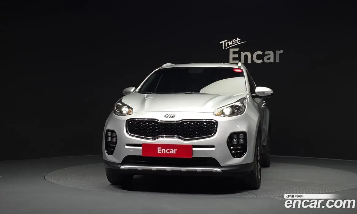Kia Sportage 2016 1.7 автомат (гидро), фото 3
