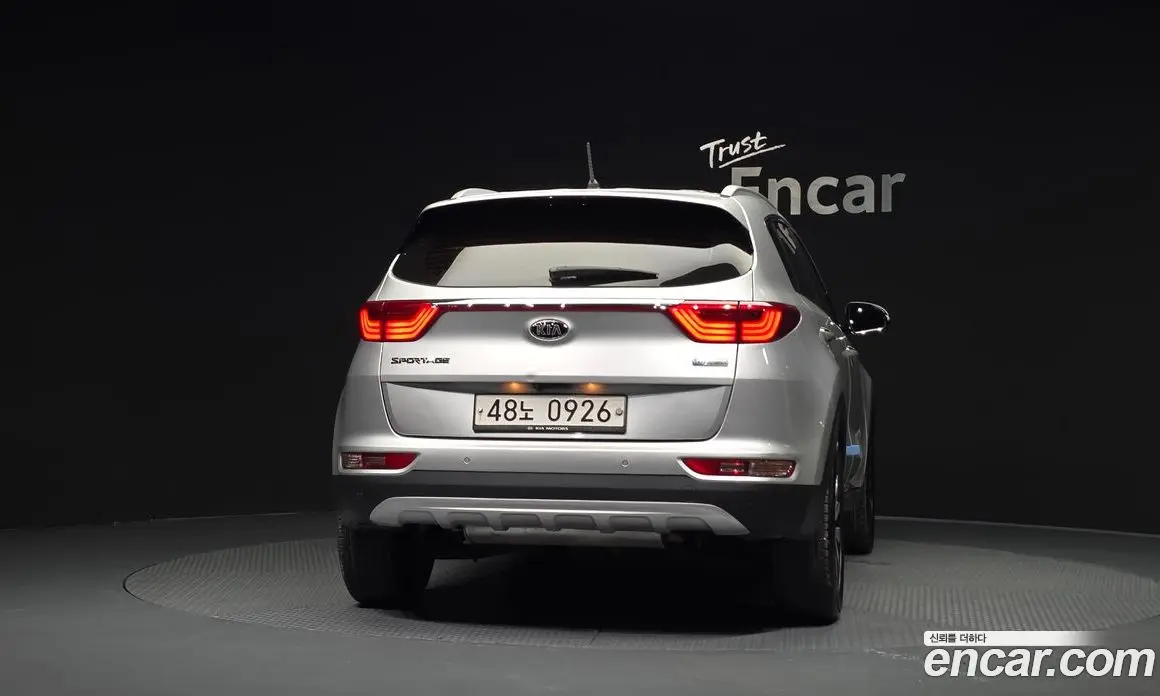 Kia Sportage 2016 1.7 автомат (гидро), фото 4