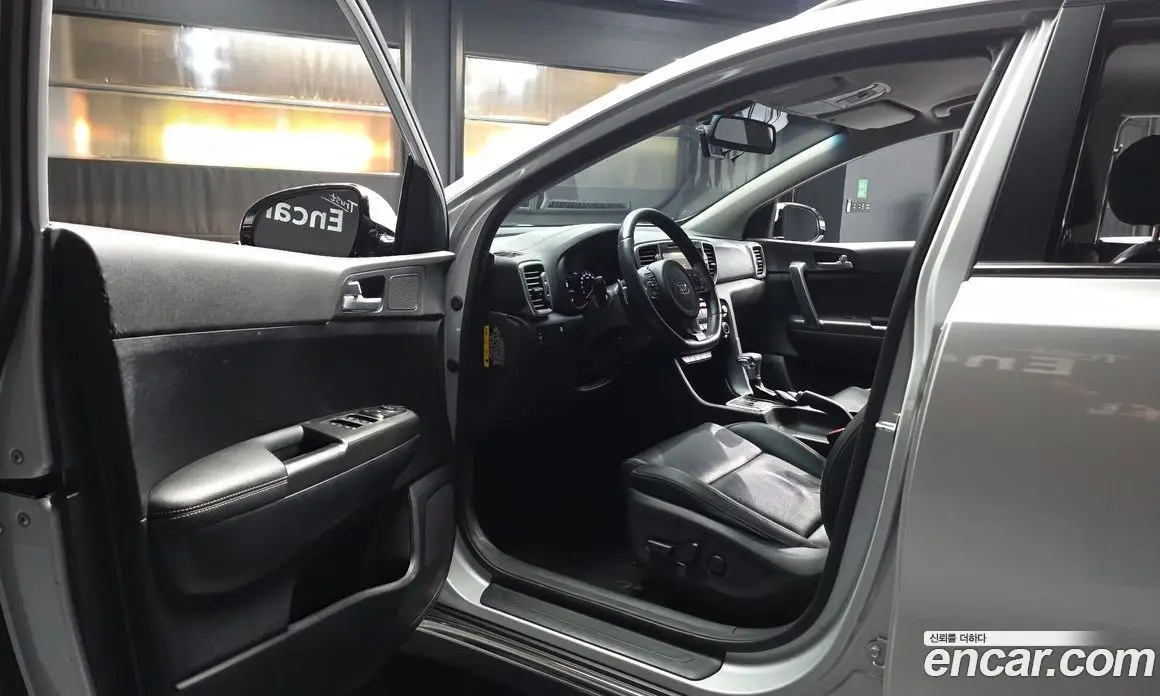 Kia Sportage 2016 1.7 автомат (гидро), фото 10