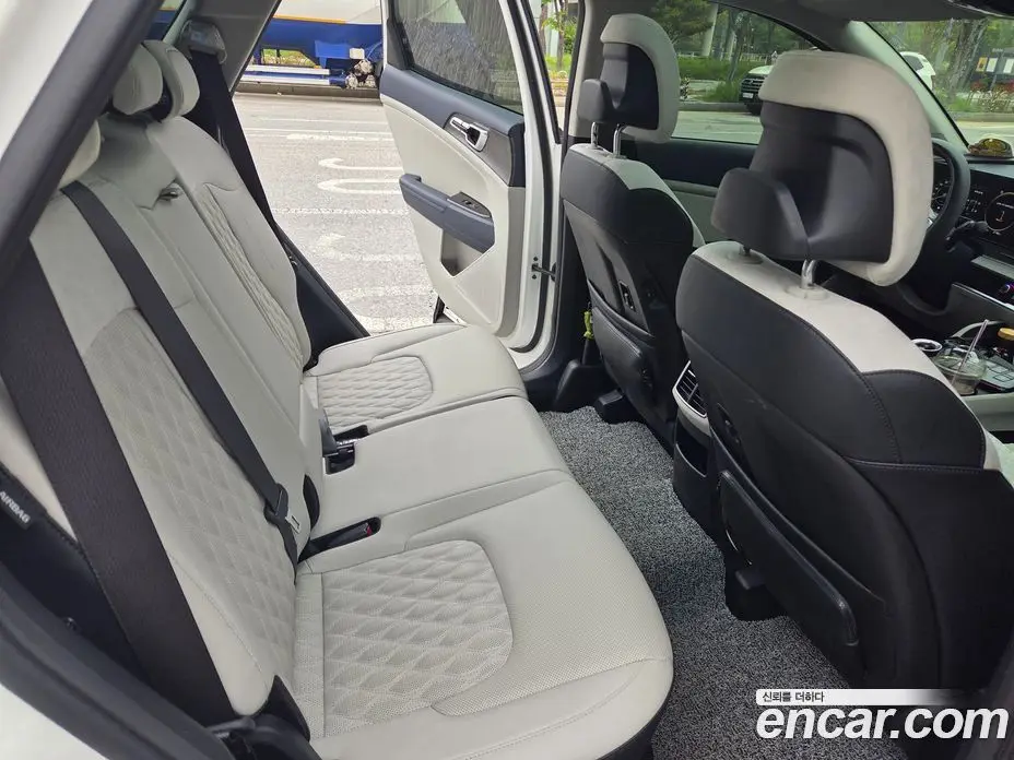 Kia Sportage 2023 1.6 автомат (гидро), фото 18