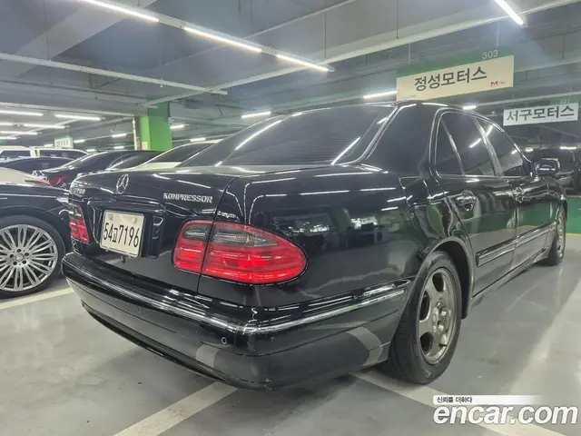 Mercedes-Benz E-Class 2002 2.0 автомат (гидро), миниатюра 3