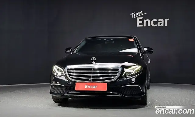 Mercedes-Benz E-Class 2017 2.0 автомат (гидро), миниатюра 3