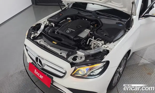 Mercedes-Benz E-Class 2018 2.0 автомат (гидро), миниатюра 6