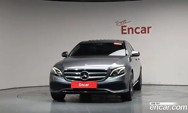 Mercedes-Benz E-Class 2019 1.9 автомат (гидро), миниатюра 2