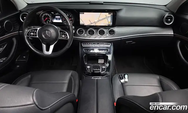 Mercedes-Benz E-Class 2019 1.9 автомат (гидро), миниатюра 9