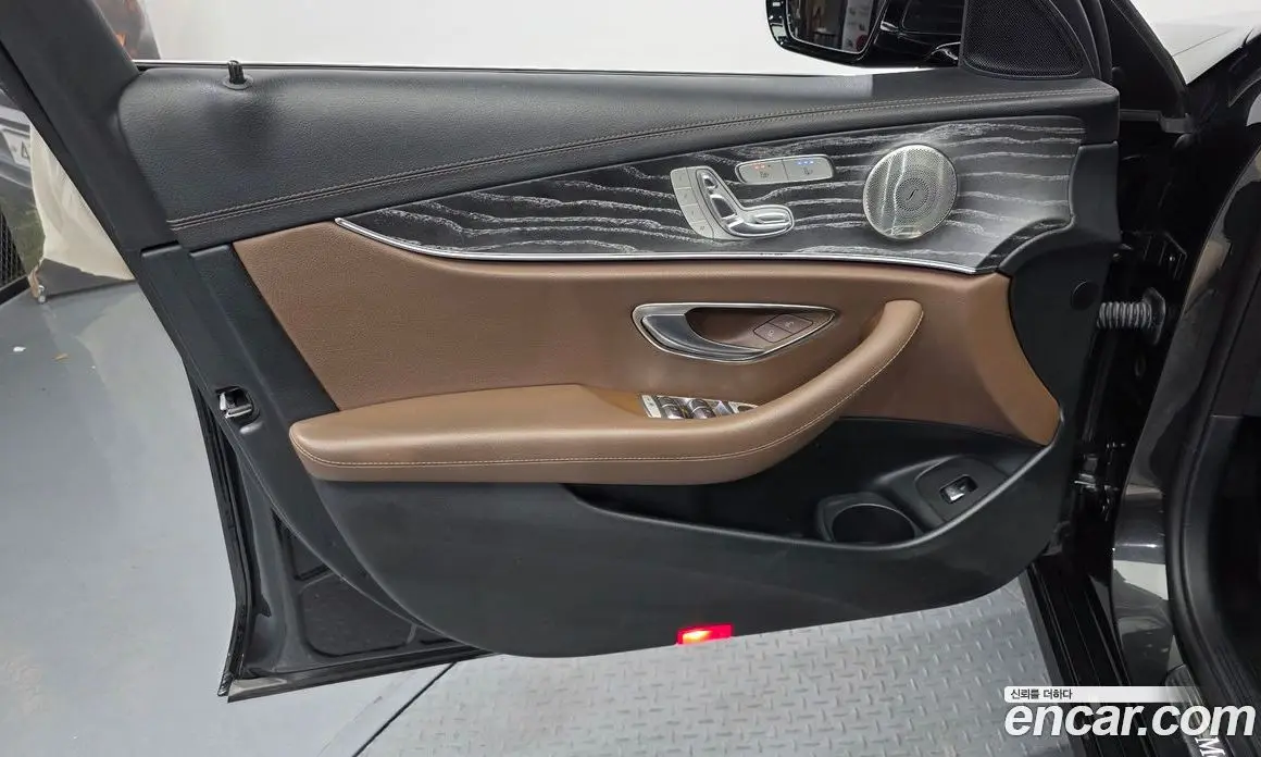 Mercedes-Benz E-Class 2022 2.0 автомат (гидро), фото 14