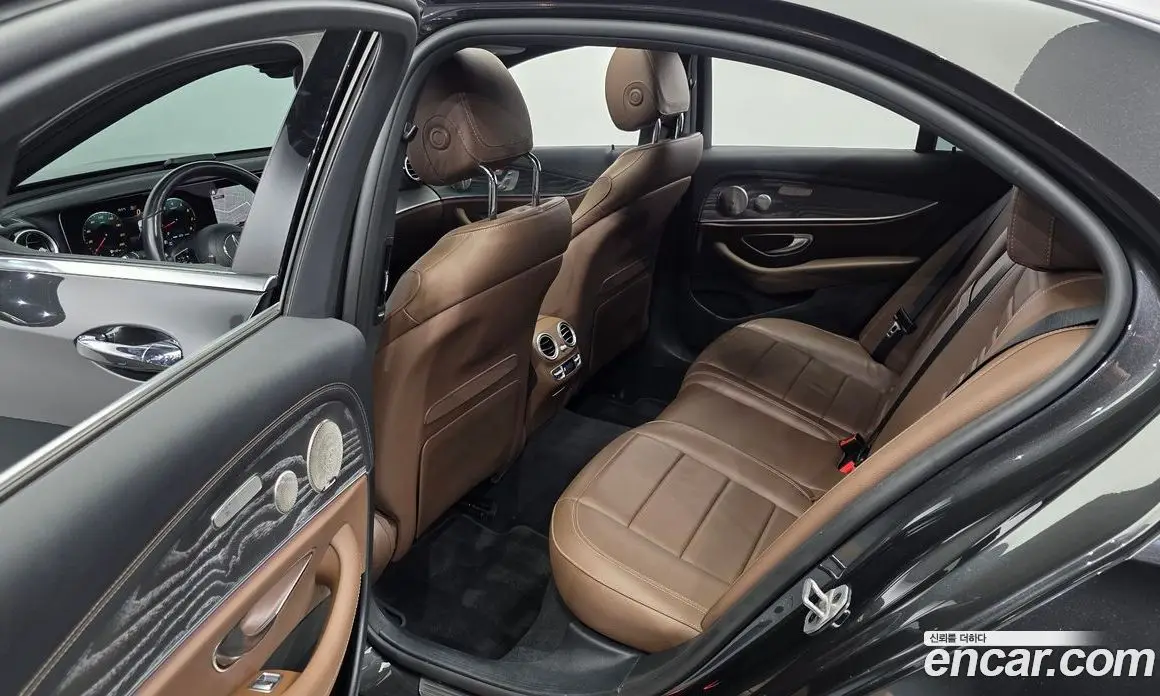 Mercedes-Benz E-Class 2022 2.0 автомат (гидро), фото 18