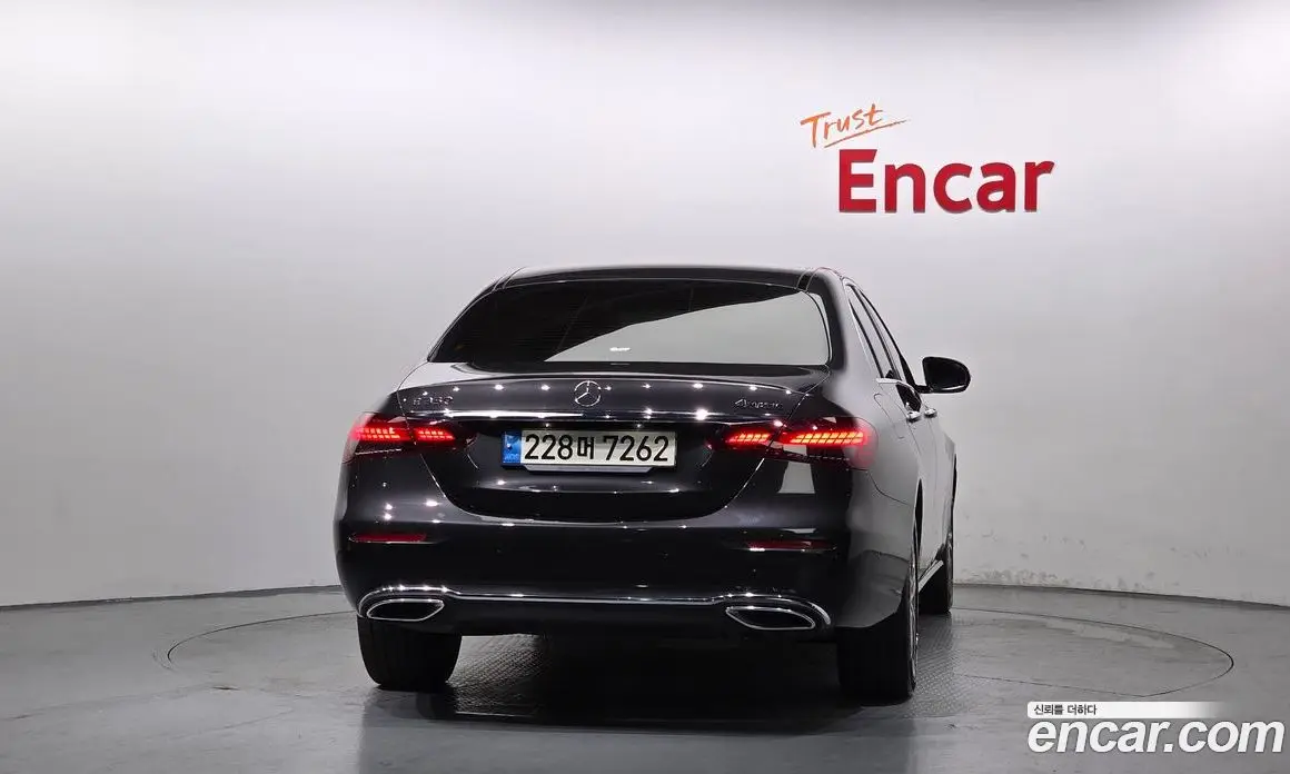 Mercedes-Benz E-Class 2022 2.0 автомат (гидро), фото 4