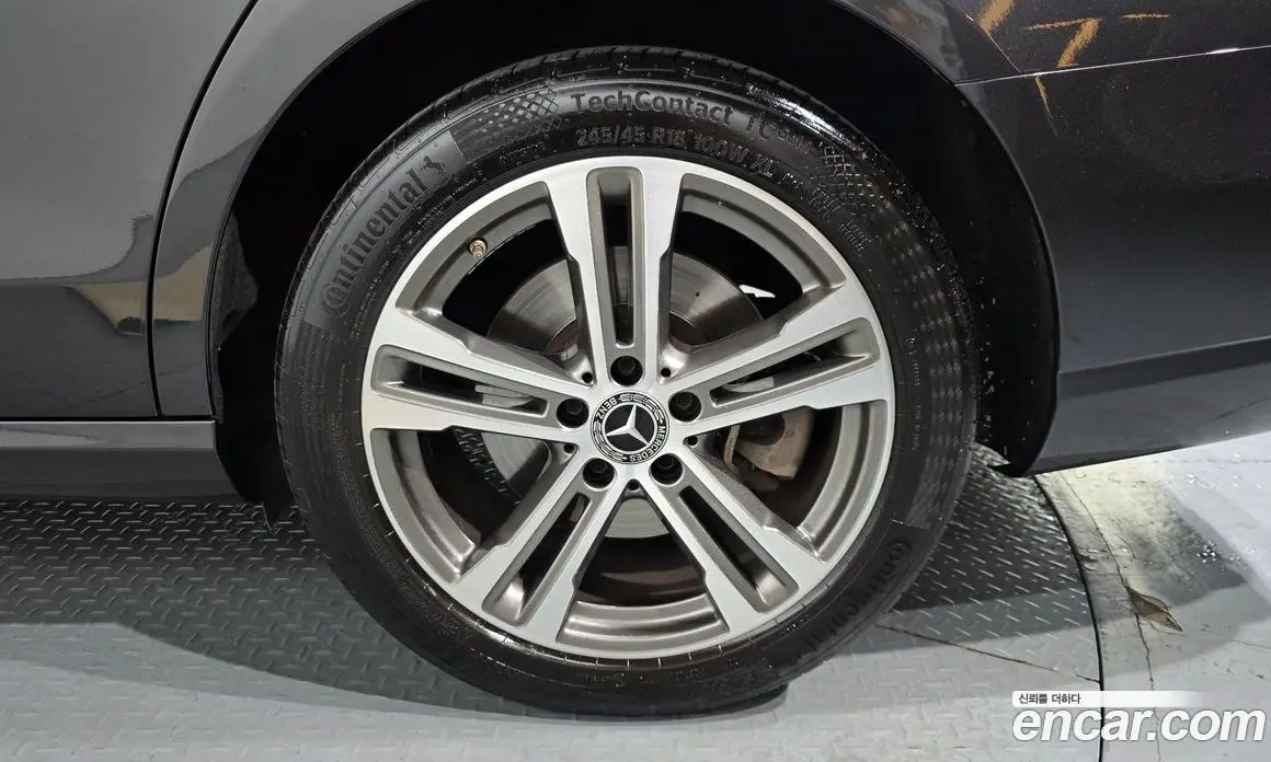 Mercedes-Benz E-Class 2022 2.0 автомат (гидро), фото 7