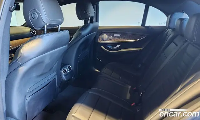 Mercedes-Benz E-Class 2023 2.0 автомат (гидро), миниатюра 10 Mercedes-Benz E-Class 2023 2.0 автомат (гидро), миниатюра 10