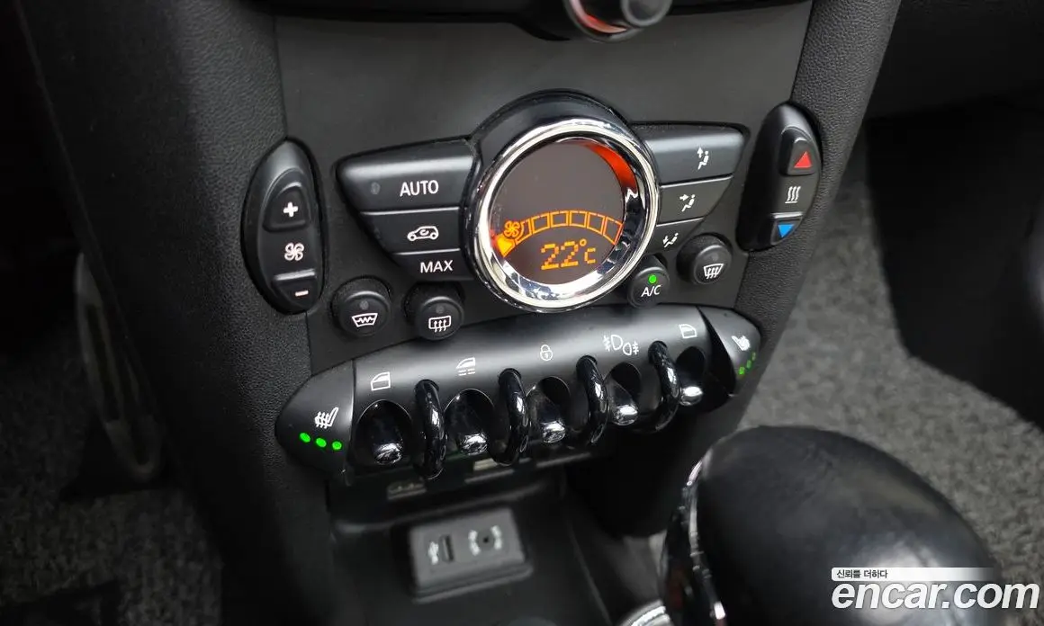 Mini Cooper Convertible 2014 1.6 автомат (гидро), фото 16 Mini Cooper Convertible 2014 1.6 автомат (гидро), фото 16