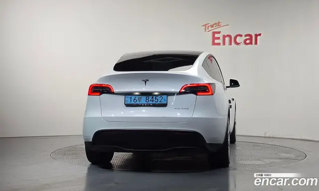 Tesla Model Y 2021 0.2 автомат (гидро), миниатюра 3 Tesla Model Y 2021 0.2 автомат (гидро), миниатюра 3