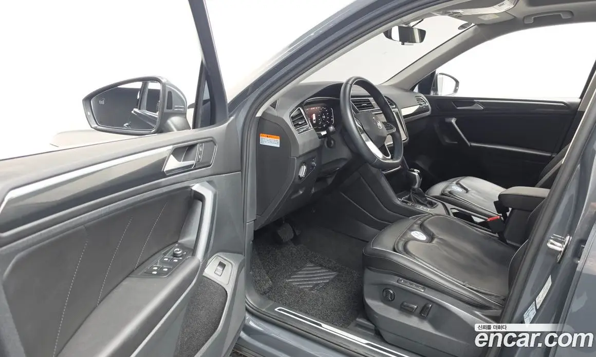 Volkswagen Tiguan 2022 2.0 автомат (гидро), фото 13