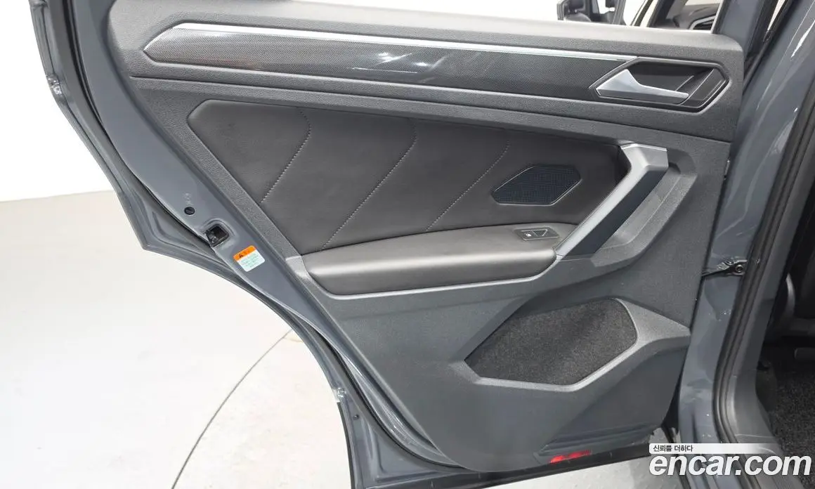 Volkswagen Tiguan 2022 2.0 автомат (гидро), фото 15