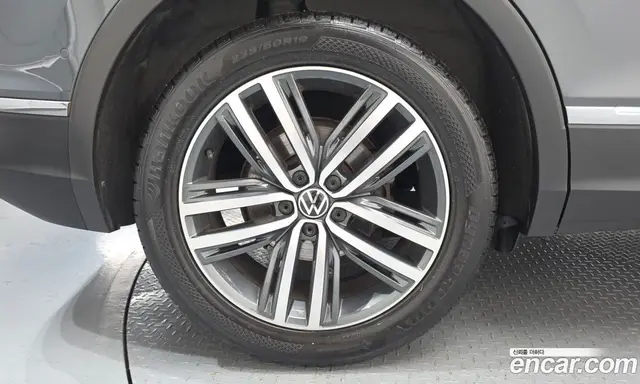 Volkswagen Tiguan 2022 2.0 автомат (гидро), миниатюра 5