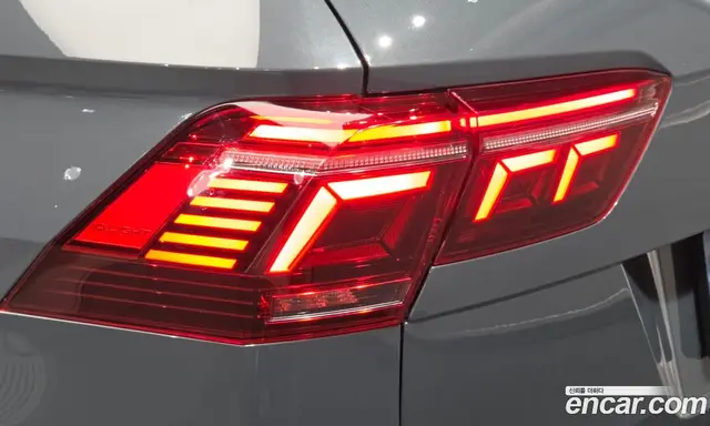 Volkswagen Tiguan 2022 2.0 автомат (гидро), миниатюра 9