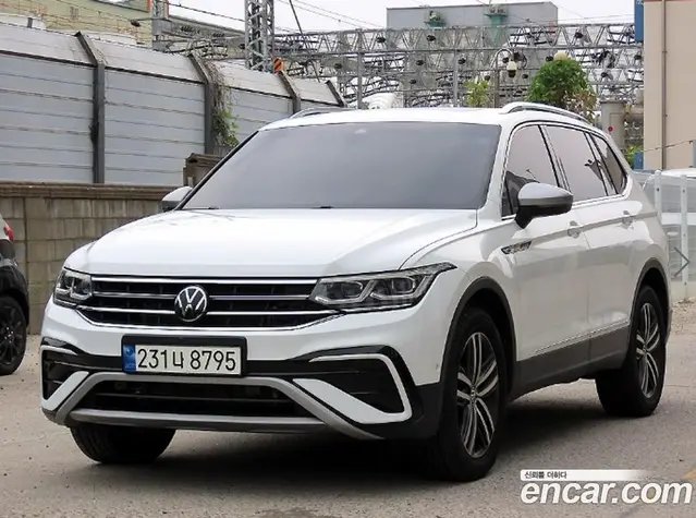Volkswagen Tiguan, 2023, 61 871 км