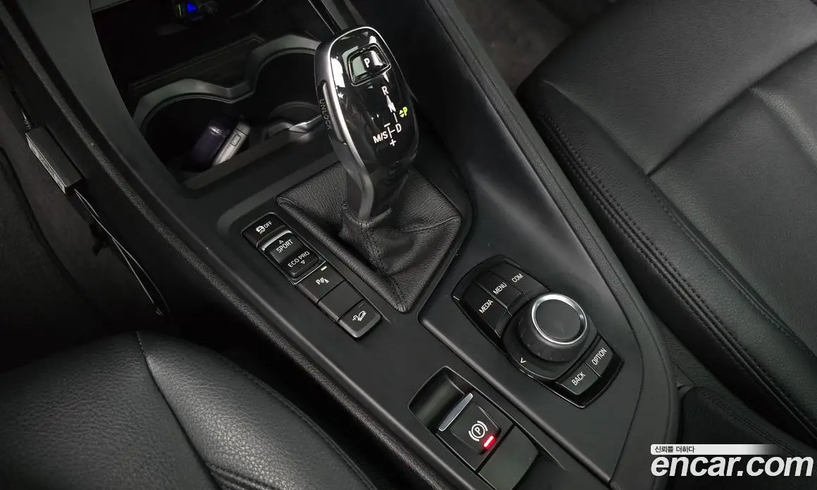 BMW X1 2018 2.0 автомат (гидро), фото 11