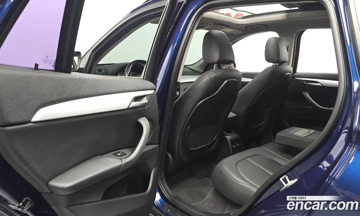 BMW X1 2018 2.0 автомат (гидро), фото 15