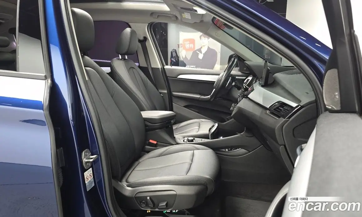 BMW X1 2018 2.0 автомат (гидро), фото 16