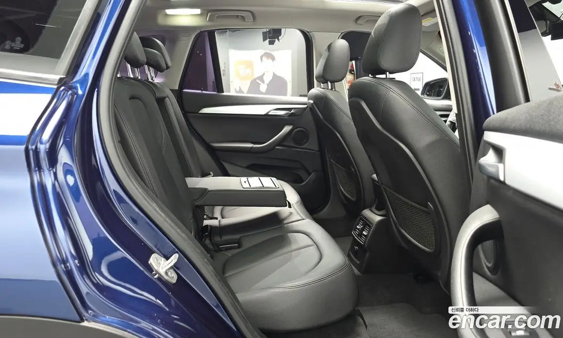 BMW X1 2018 2.0 автомат (гидро), фото 17