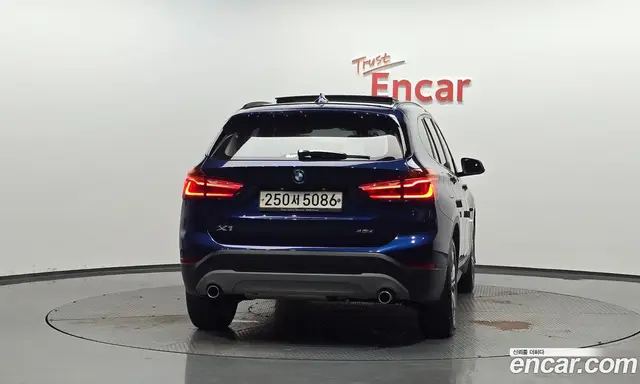 BMW X1 2018 2.0 автомат (гидро), миниатюра 3