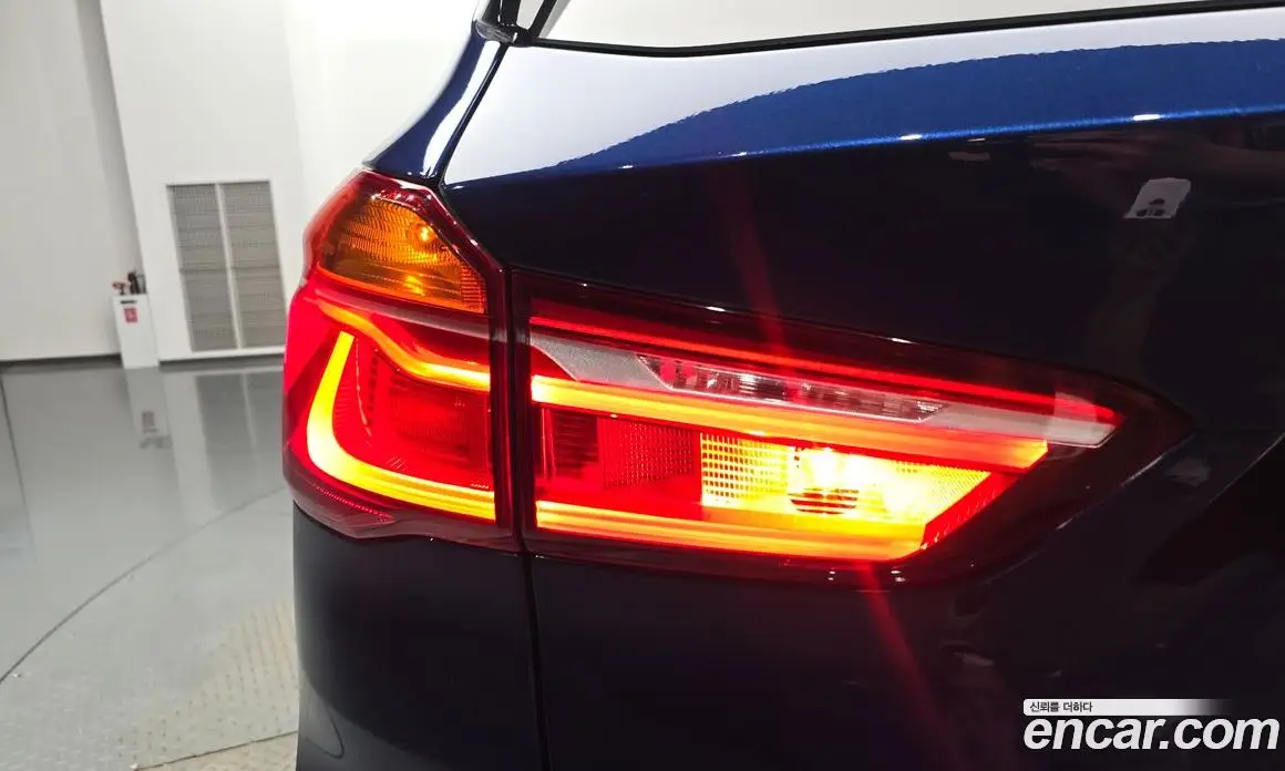 BMW X1 2018 2.0 автомат (гидро), фото 8