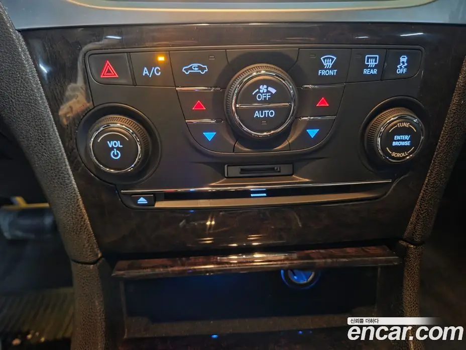 Chrysler 300C 2013 3.6 автомат (гидро), фото 15