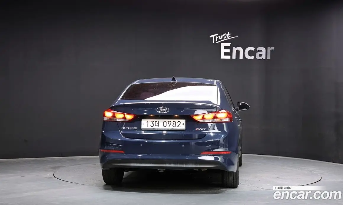 Hyundai Avante 2015 1.6 автомат (гидро), фото 4