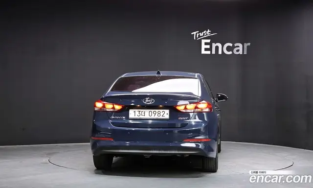 Hyundai Avante 2015 1.6 автомат (гидро), миниатюра 4