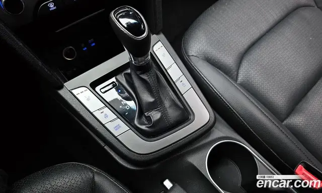 Hyundai Avante 2015 1.6 автомат (гидро), миниатюра 9