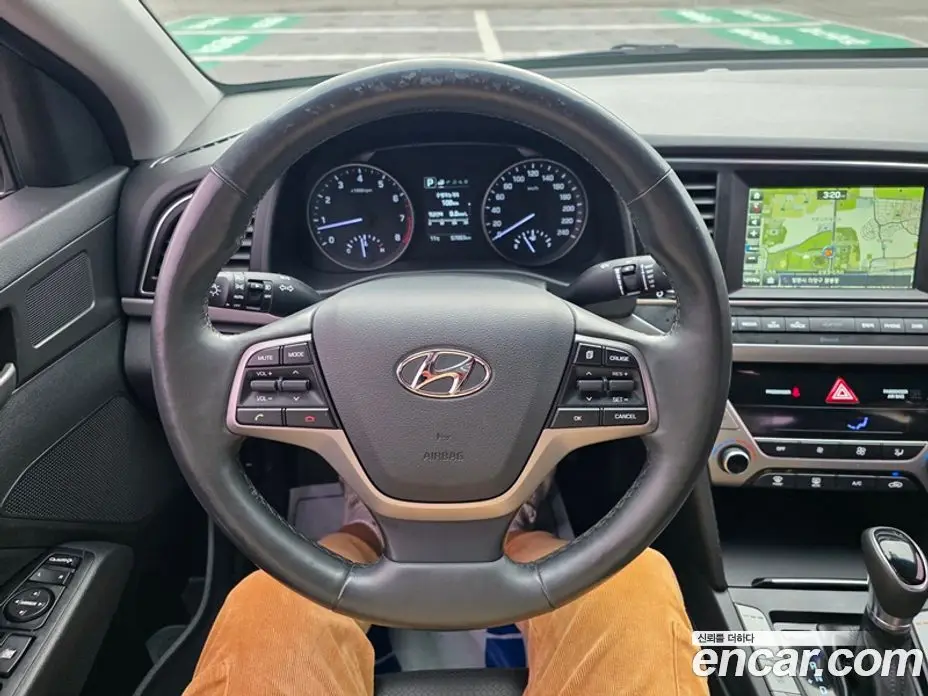 Hyundai Avante 2016 1.6 автомат (гидро), фото 11