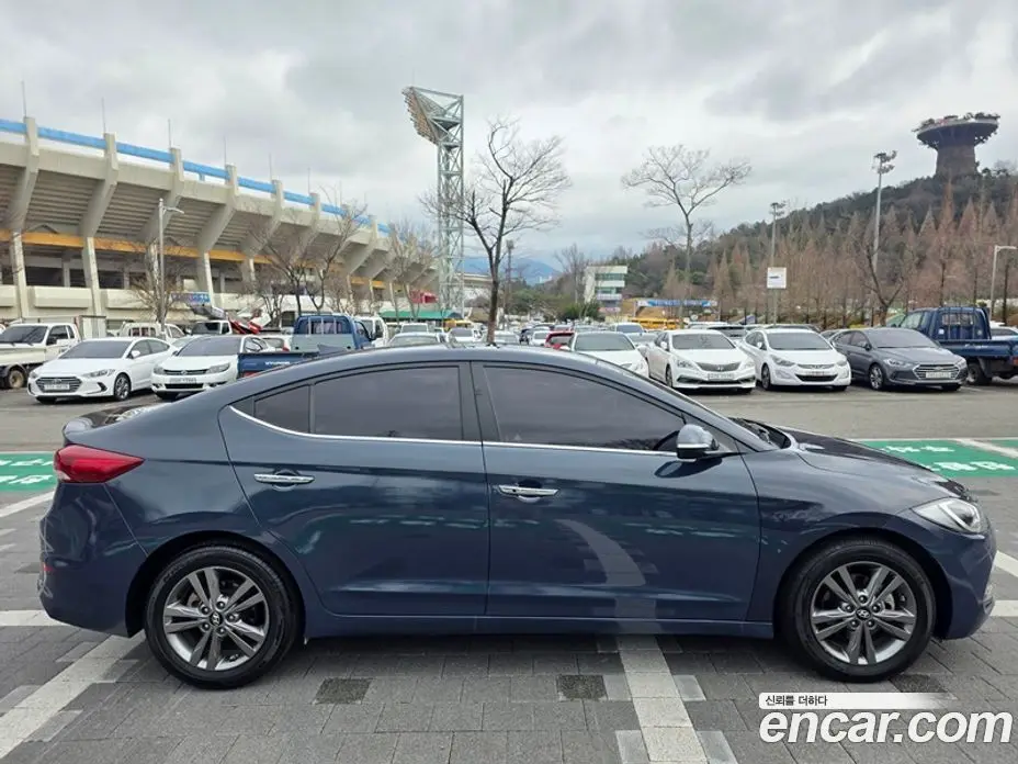 Hyundai Avante 2016 1.6 автомат (гидро), фото 5