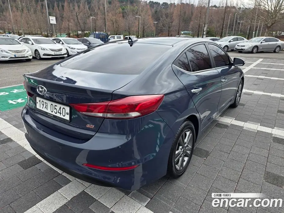 Hyundai Avante 2016 1.6 автомат (гидро), фото 6