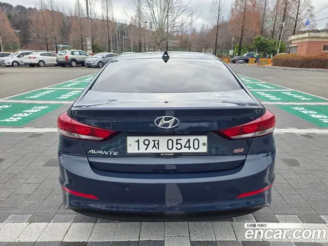 Hyundai Avante 2016 1.6 автомат (гидро), миниатюра 8
