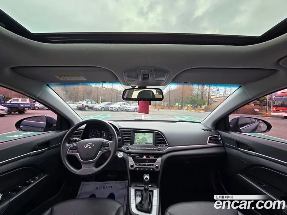 Hyundai Avante 2016 1.6 автомат (гидро), фото 10