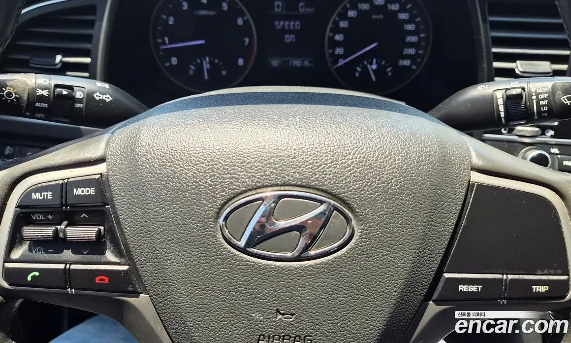 Hyundai Avante 2016 1.6 автомат (гидро), фото 14