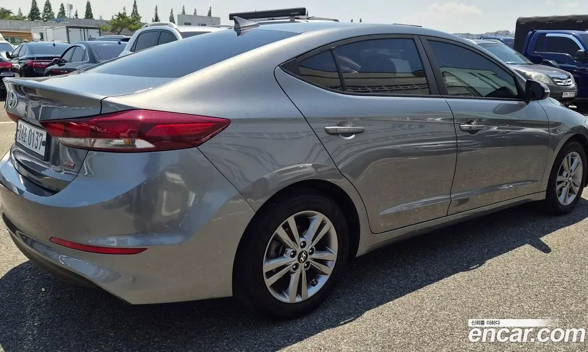 Hyundai Avante 2016 1.6 автомат (гидро), фото 3