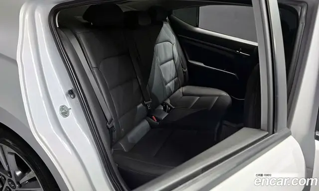 Hyundai Avante 2017 1.6 автомат (гидро), миниатюра 12