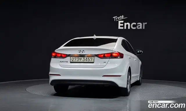 Hyundai Avante 2017 1.6 автомат (гидро), миниатюра 4