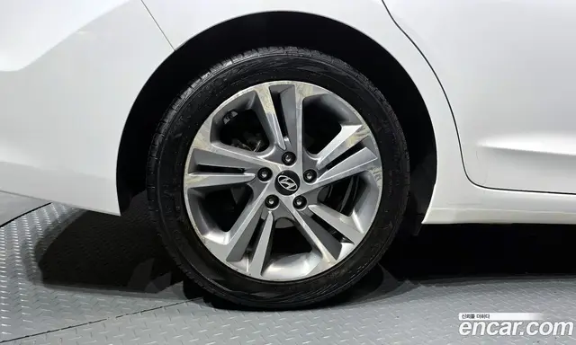 Hyundai Avante 2017 1.6 автомат (гидро), миниатюра 5