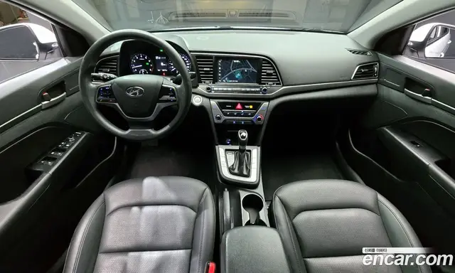 Hyundai Avante 2017 1.6 автомат (гидро), миниатюра 7