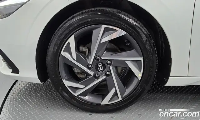 Hyundai Avante 2023 1.6 автомат (гидро), миниатюра 5