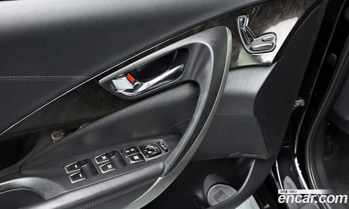 Hyundai Grandeur 2011 3.0 автомат (гидро), фото 11